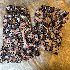 Cuddl Duds floral pajamas set - women’s small GUC